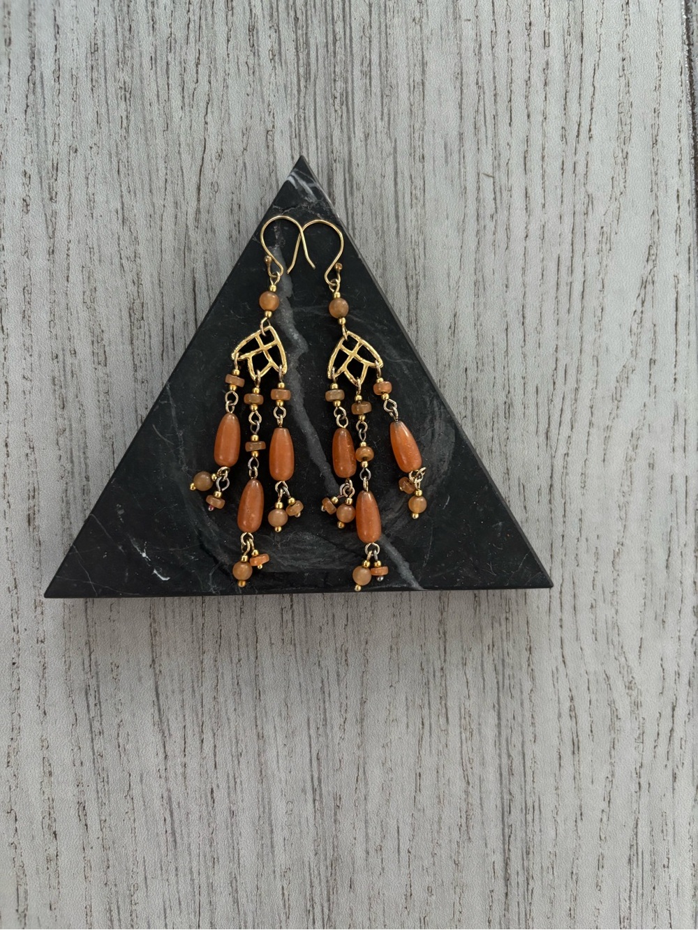 Chandelier earrings in gold tone and amber tone. EUC.